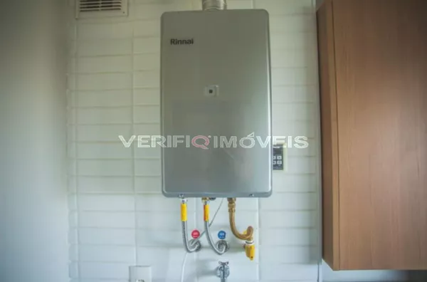 APARTAMENTO no 19º andar com 2 dormitórios e 1 garagem