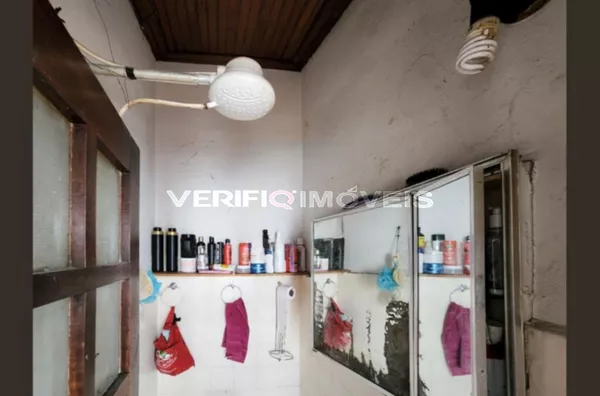 CASA com 4 dormitórios e 4 garagens