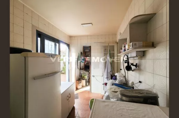 CASA com 4 dormitórios e 4 garagens