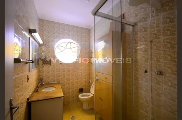 CASA com 3 dormitórios e 2 garagens