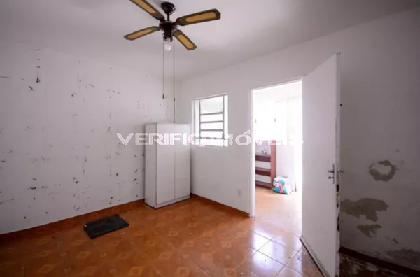 CASA com 3 dormitórios e 2 garagens