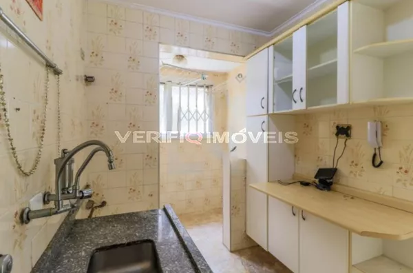 APARTAMENTO no 1º andar com 1 dormitório e 1 garagem