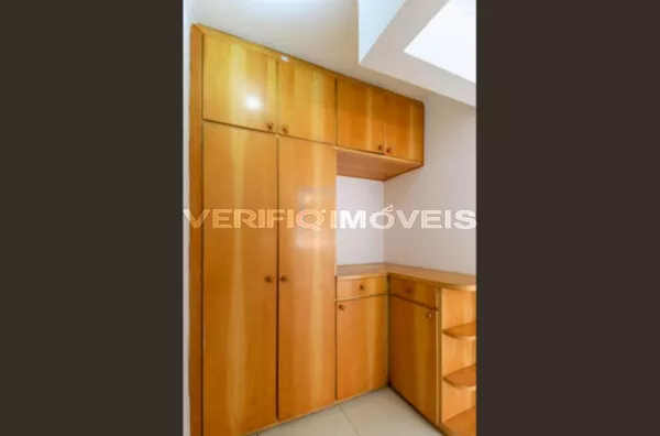 APARTAMENTO no 1º andar com 1 dormitório e 1 garagem