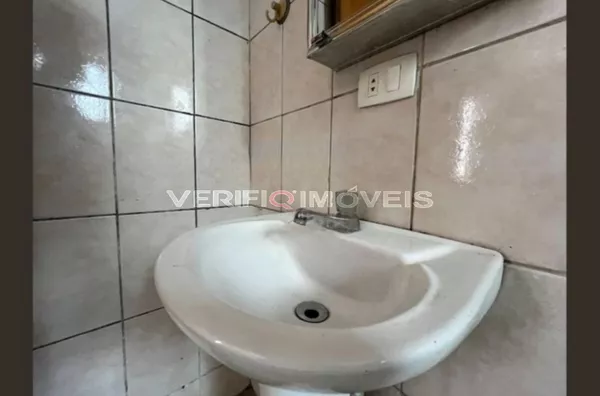 CASA com 3 dormitórios e 3 garagens