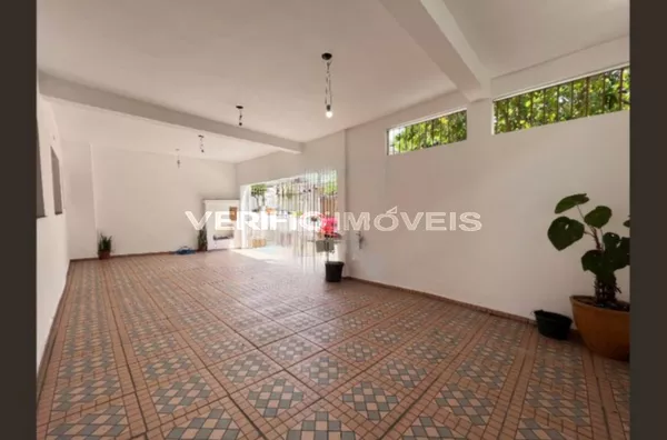 CASA com 3 dormitórios e 3 garagens