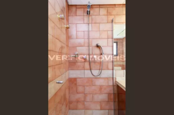 APARTAMENTO no 6º andar com 3 dormitórios e 2 garagens