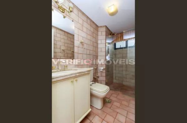 APARTAMENTO no 6º andar com 3 dormitórios e 2 garagens