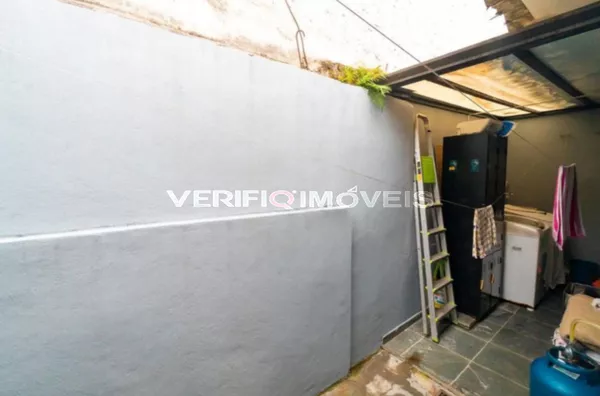 CASA com 3 dormitórios e 3 garagens
