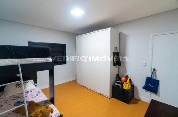 CASA com 3 dormitórios e 3 garagens