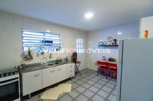 CASA com 3 dormitórios e 3 garagens