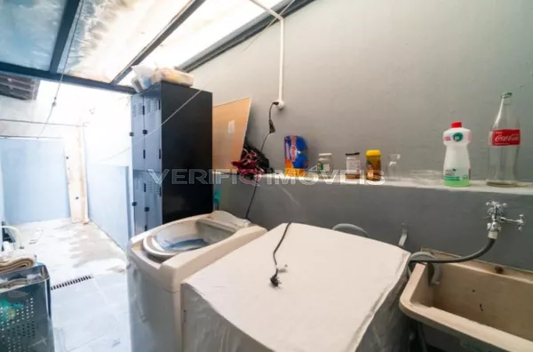 CASA com 3 dormitórios e 3 garagens