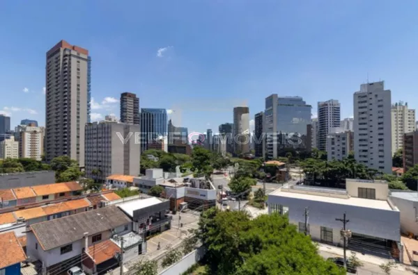 APARTAMENTO no 6º andar mobiliado com 1 dormitório e 2 garagens