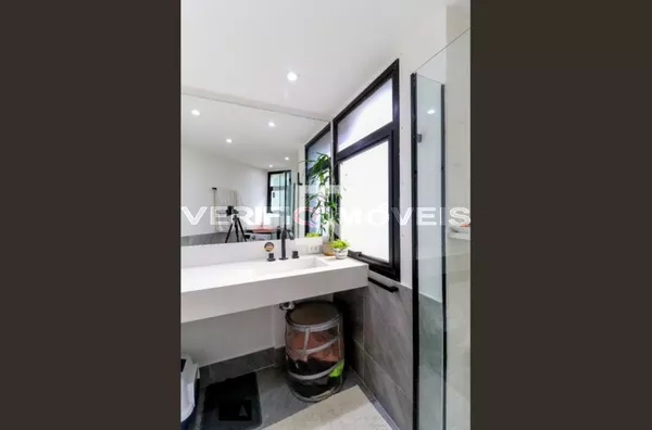 APARTAMENTO no 2º andar com 1 dormitório e 1 garagem