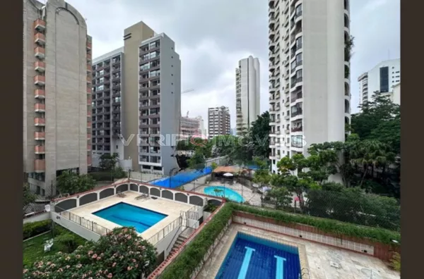 APARTAMENTO no 3º andar com 4 dormitórios e 6 garagens