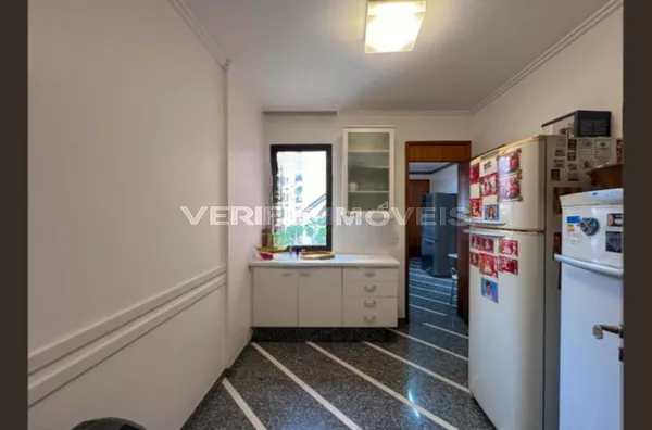 APARTAMENTO no 3º andar com 4 dormitórios e 6 garagens
