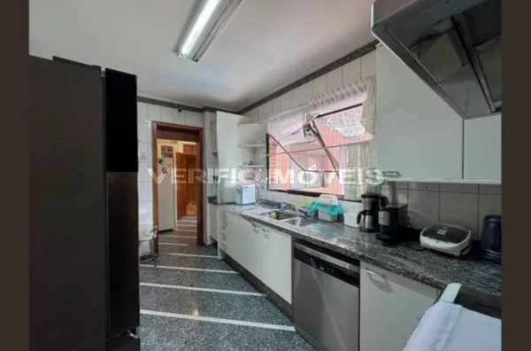 APARTAMENTO no 3º andar com 4 dormitórios e 6 garagens