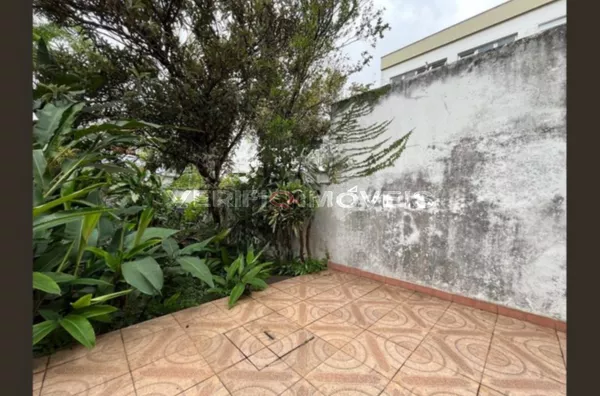 CASA com 4 dormitórios e 2 garagens