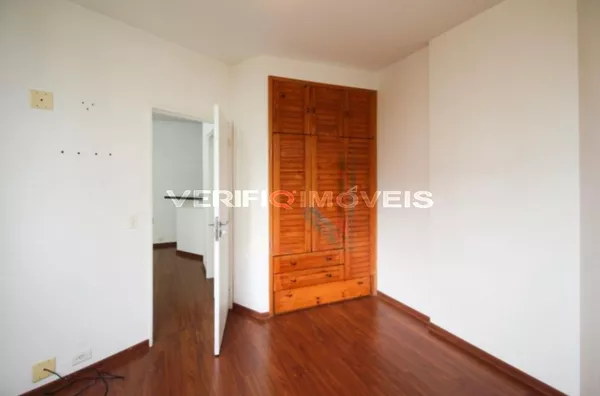APARTAMENTO no 5º andar com 1 dormitório e 1 garagem