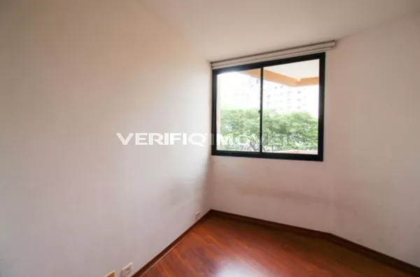 APARTAMENTO no 5º andar com 1 dormitório e 1 garagem