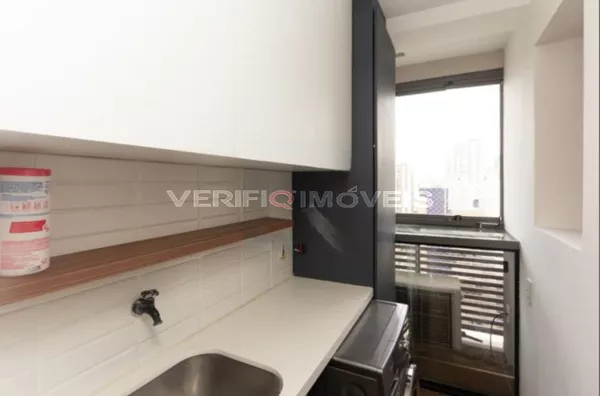 APARTAMENTO no 19º andar mobiliado com 2 dormitórios e 1 garagem