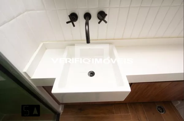 APARTAMENTO no 19º andar mobiliado com 2 dormitórios e 1 garagem