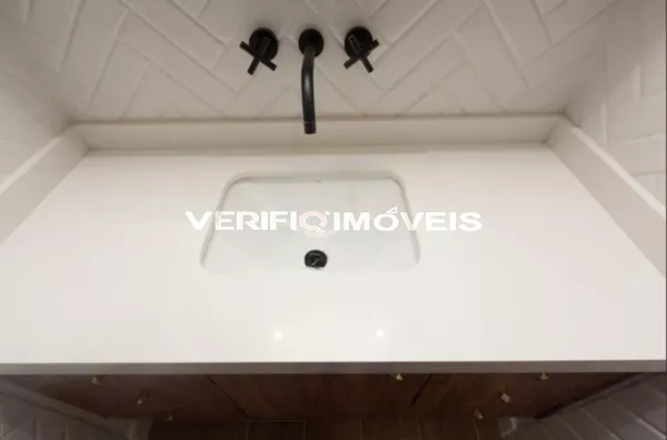 APARTAMENTO no 19º andar mobiliado com 2 dormitórios e 1 garagem