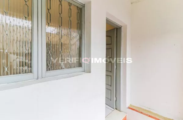 CASA com 3 dormitórios e 1 garagem