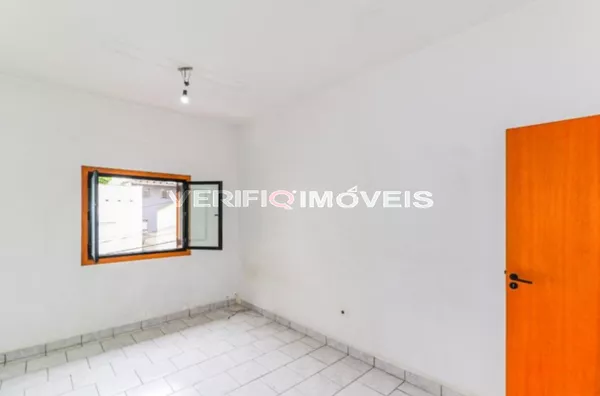 CASA com 3 dormitórios e 1 garagem