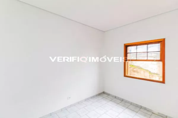 CASA com 3 dormitórios e 1 garagem