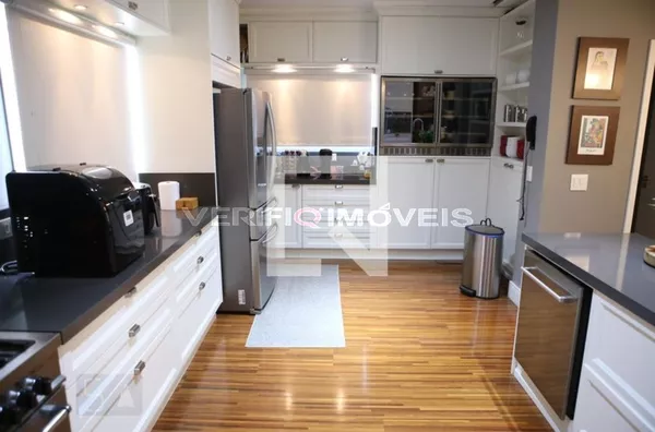 CASA EM CONDOMÍNIO mobiliada com 1 dormitório e 4 garagens