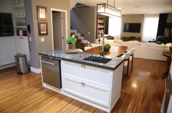 CASA EM CONDOMÍNIO mobiliada com 1 dormitório e 4 garagens
