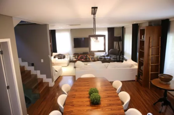 CASA EM CONDOMÍNIO mobiliada com 1 dormitório e 4 garagens