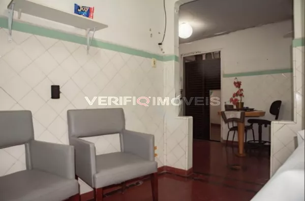 CASA EM CONDOMÍNIO com 3 dormitórios e 2 garagens