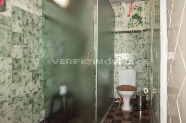 CASA EM CONDOMÍNIO com 3 dormitórios e 2 garagens