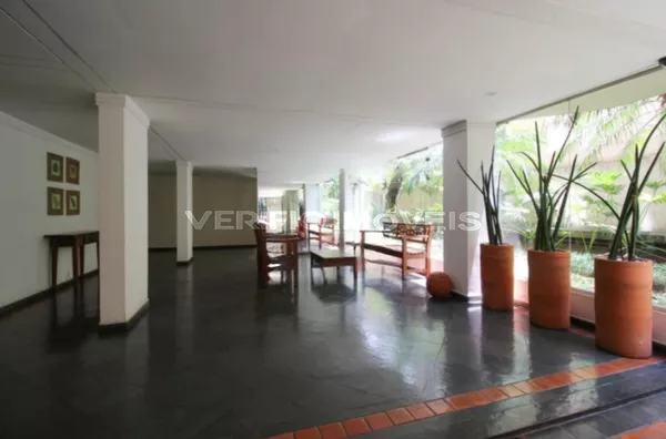 APARTAMENTO no 6º andar com 1 dormitório e 1 garagem
