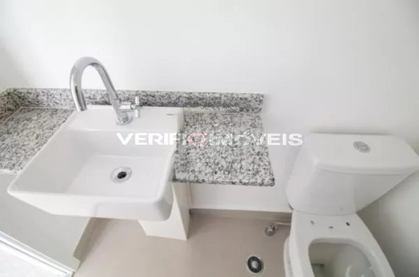 APARTAMENTO no 25º andar com 1 dormitório e 1 garagem