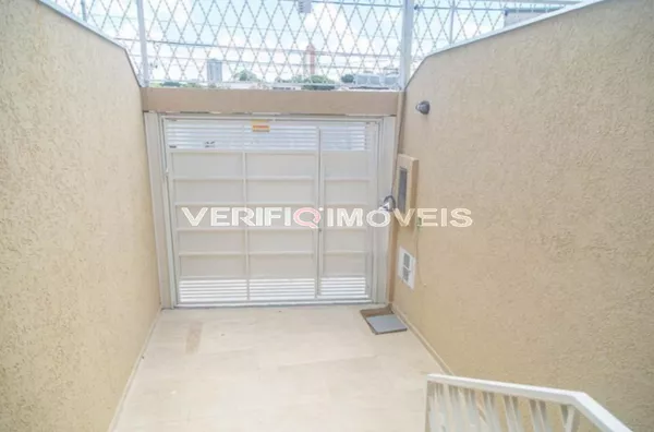 CASA com 3 dormitórios e 1 garagem