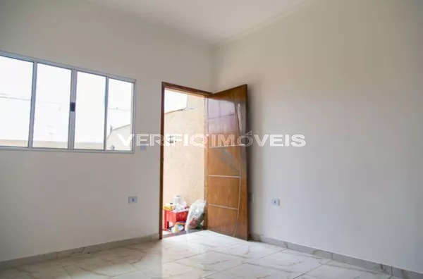 CASA com 3 dormitórios e 1 garagem