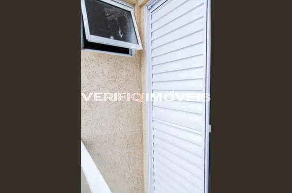 CASA com 3 dormitórios e 1 garagem