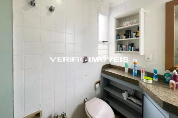 APARTAMENTO no 6º andar mobiliado com 3 dormitórios e 2 garagens