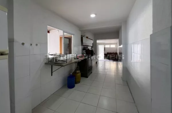 CASA com 2 dormitórios e 1 garagem