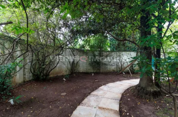CASA com 4 dormitórios e 3 garagens
