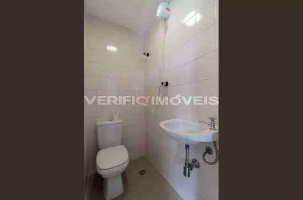 APARTAMENTO no 9º andar com 2 dormitórios e 2 garagens