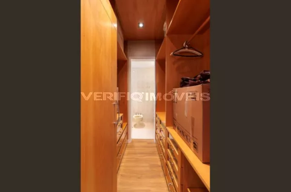 APARTAMENTO no 9º andar com 2 dormitórios e 2 garagens