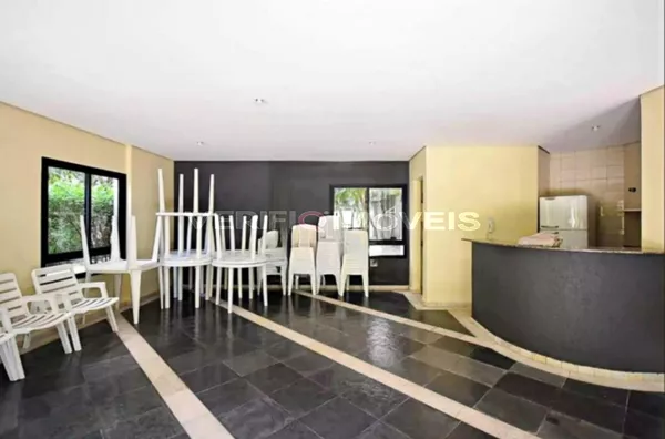 APARTAMENTO no 9º andar com 2 dormitórios e 2 garagens