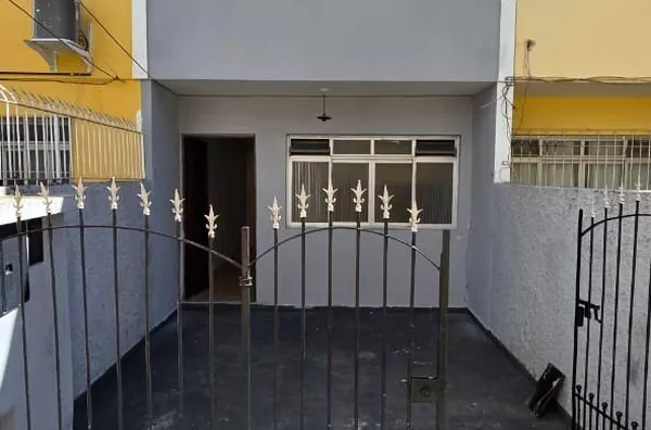 SOBRADO PARA LOCAÇÃO – EXCELENTE LOCALIZAÇÃO E ÓTIMA DISTRIBUIÇÃO! R$ 2.200