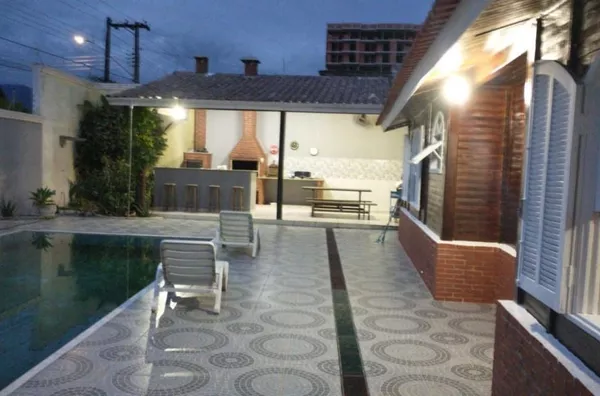Casa Grande  com 4 Quartos Piscina  Churrasqueira Na Praia De Indaiá em Caraguatatuba SP - Foto 1