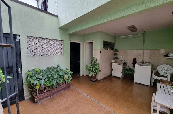 Sobrado com edícula , 3 dormitórios 1 suíte - Foto 2