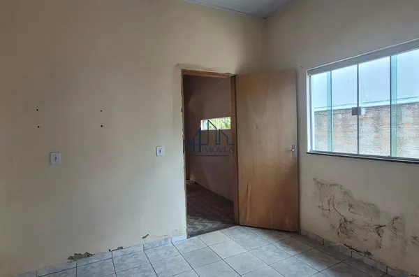 Casa c/ Barracão - Jardim Itaiupu - Goiânia - GO - Foto 5