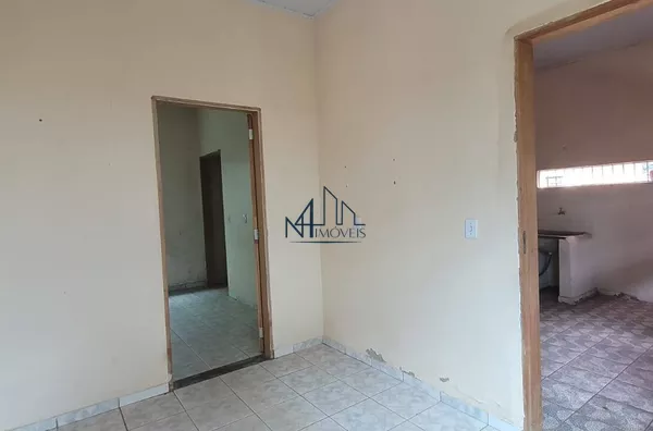 Casa c/ Barracão - Jardim Itaiupu - Goiânia - GO - Foto 6